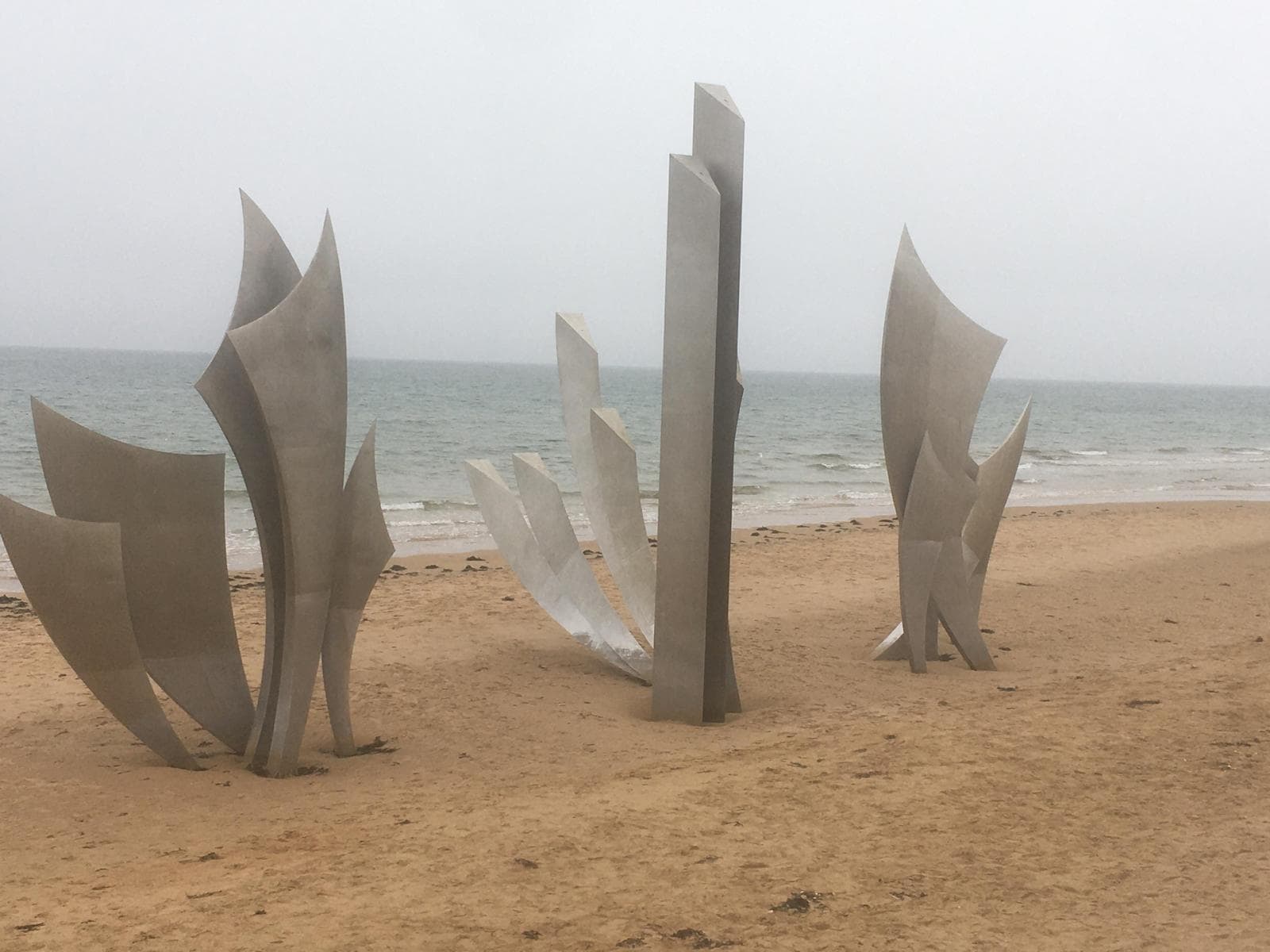 D-Day-Monument direkt am Strand_Normadie